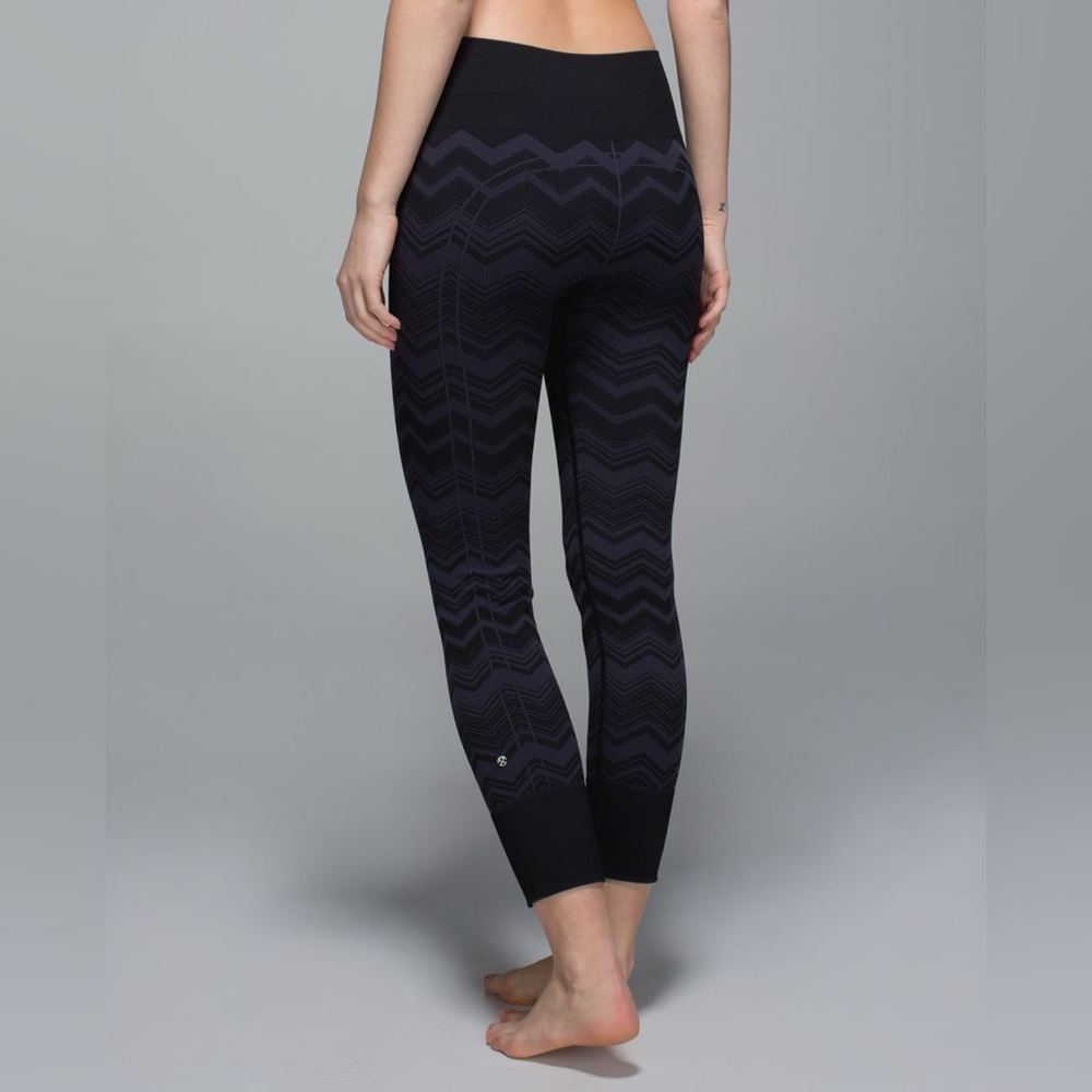 lululemon athletica Black Chevron Seamless Leggings